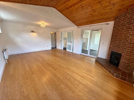 3 bedroom Detached bungalow for sale in Windsor Close, Sudbrooke, LN2