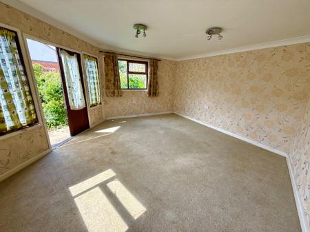 3 bedroom Detached bungalow for sale in Windsor Close, Sudbrooke, LN2
