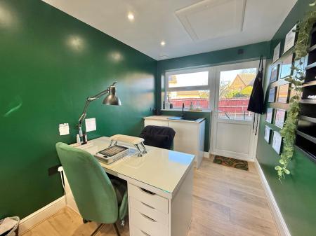 3 bedroom Detached house for sale in Gloucester Close, Lincoln, LN4