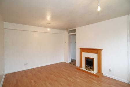 2 bedroom Flat to let in Khormaksar Drive, Nocton, LN4