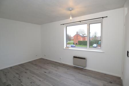 2 bedroom Flat to let in Khormaksar Drive, Nocton, LN4