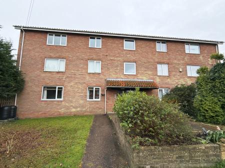 2 bedroom Flat to let in Khormaksar Drive, Nocton, LN4