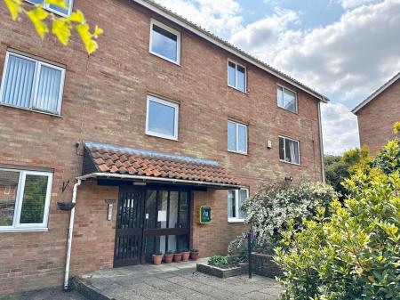 2 bedroom Flat to let in Khormaksar Drive, Nocton, LN4