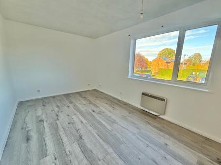 2 bedroom Flat to let in Khormaksar Drive, Nocton, LN4