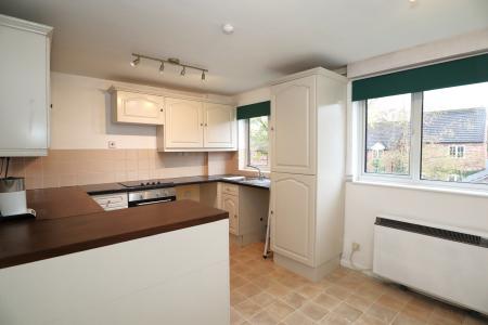 2 bedroom Flat to let in Khormaksar Drive, Nocton, LN4