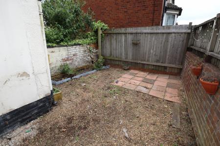 2 bedroom Flat to let in Monks Road, Lincoln, LN2