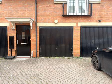 4 bedroom Town house to let in Ross Close, Uphill Lincoln, Lincoln, LN2