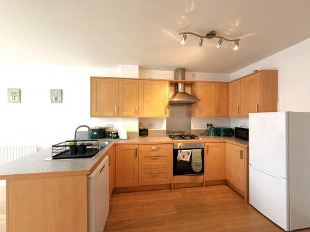 4 bedroom Town house to let in Ross Close, Uphill Lincoln, Lincoln, LN2