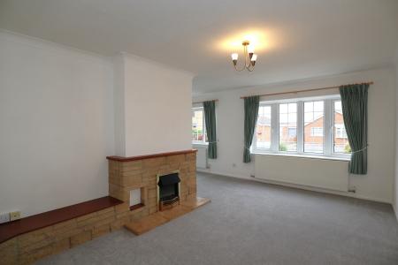 4 bedroom Detached bungalow to let in The Chalfonts, Branston, LN4