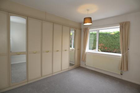 4 bedroom Detached bungalow to let in The Chalfonts, Branston, LN4