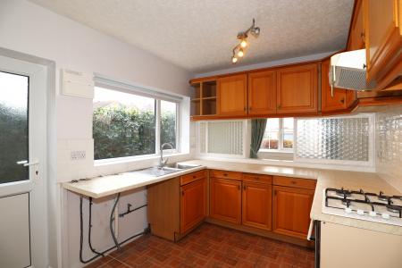 4 bedroom Detached bungalow to let in The Chalfonts, Branston, LN4