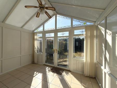 2 bedroom Terraced House for sale in Shawbury Close, Lincoln, LN6