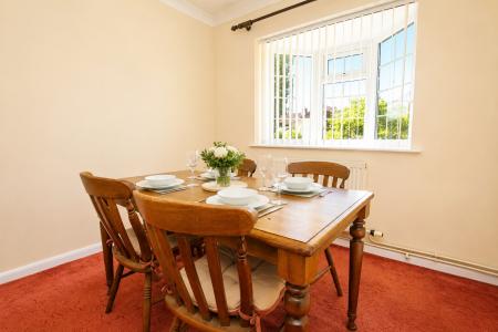 3 bedroom Detached bungalow for sale in Ermine Drive, Navenby, LN5