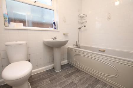 3 bedroom Detached bungalow for sale in Ermine Drive, Navenby, LN5