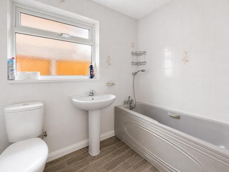 3 bedroom Detached bungalow for sale in Ermine Drive, Navenby, LN5