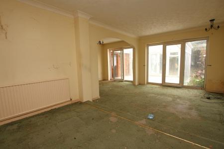 3 bedroom Semi-detached house for sale in Broadway, Lincoln, LN2