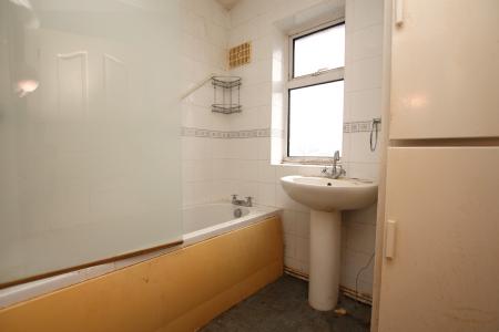 3 bedroom Semi-detached house for sale in Broadway, Lincoln, LN2