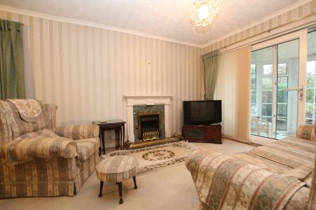 2 bedroom Detached bungalow for sale in Western Avenue, Lincoln, LN6