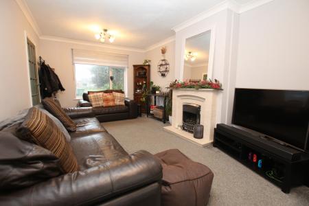 3 bedroom Terraced House for sale in Kenner Close, Lincoln, LN6