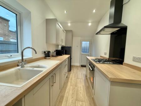 3 bedroom Semi-detached house for sale in Coulson Road, Lincoln, LN6