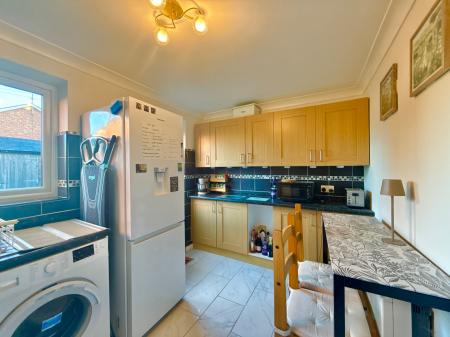 2 bedroom End of terrace house for sale in Addison Place, Fenton, LN1
