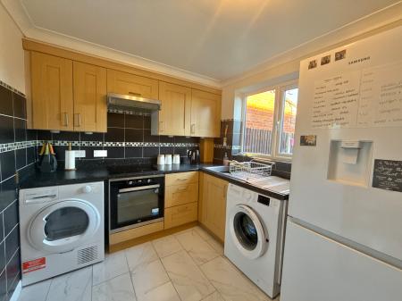 2 bedroom End of terrace house for sale in Addison Place, Fenton, LN1