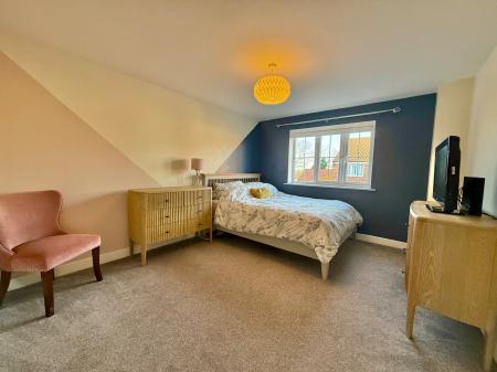 4 bedroom Detached house for sale in Frank Ford Close, Saxilby, LN1