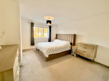 4 bedroom Detached house for sale in Frank Ford Close, Saxilby, LN1