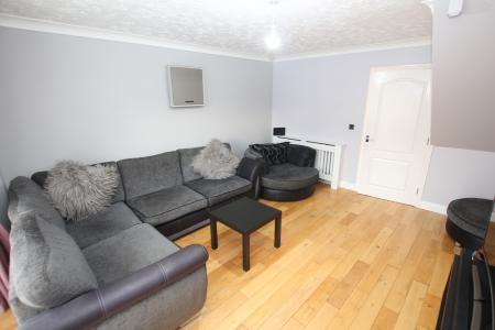 3 bedroom Town house for sale in Elder Close, Witham St Hughs, LN6