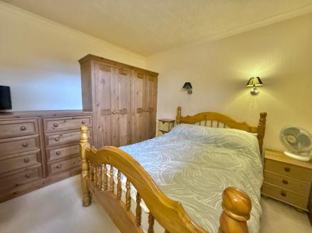 3 bedroom Semi-detached bungalow for sale in Sleaford Road, Metheringham, LN4