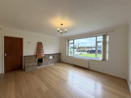 4 bedroom Detached house to let in Riseholme Road, Lincoln, LN1