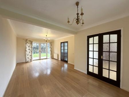 4 bedroom Detached house to let in Riseholme Road, Lincoln, LN1