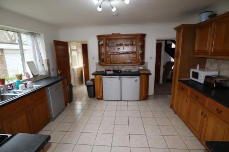 4 bedroom Detached house to let in Riseholme Road, Lincoln, LN1