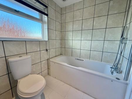 4 bedroom Semi-detached house for sale in Apley Close, Lincoln, LN2