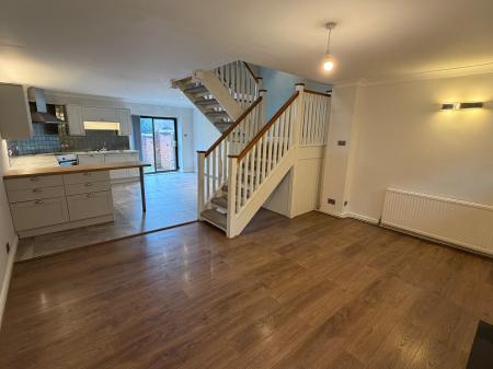 4 bedroom Town house to let in Chapel Lane, Lincoln, LN1