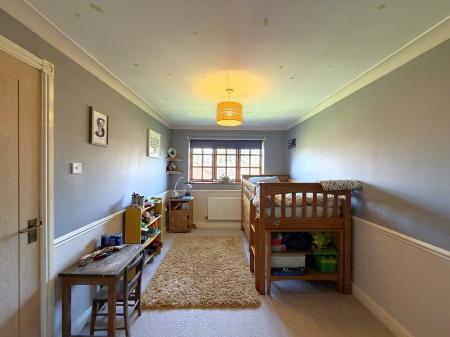 4 bedroom Detached house for sale in Lincoln Road, Bassingham, LN5