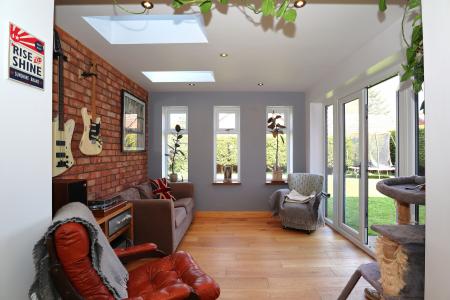 4 bedroom Detached house for sale in Lincoln Road, Bassingham, LN5