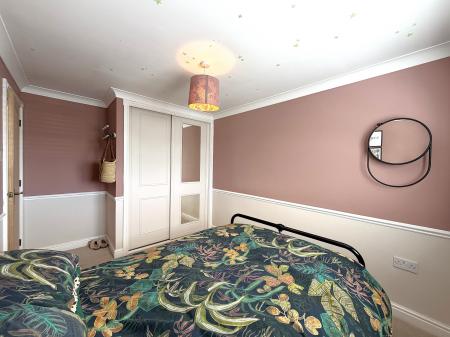 4 bedroom Detached house for sale in Lincoln Road, Bassingham, LN5