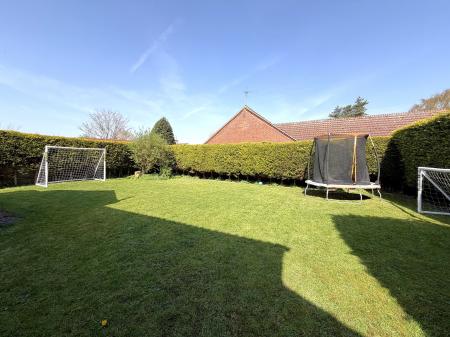 4 bedroom Detached house for sale in Lincoln Road, Bassingham, LN5