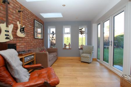 4 bedroom Detached house for sale in Lincoln Road, Bassingham, LN5