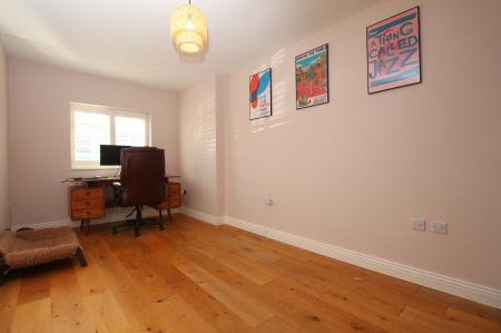 4 bedroom Detached house for sale in Lincoln Road, Bassingham, LN5