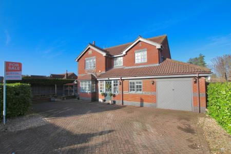 Lincoln Road, Bassingham, LN5