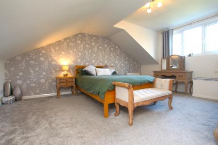 5 bedroom Detached house for sale in Station Road, Thorpe-on-the-Hill, LN6