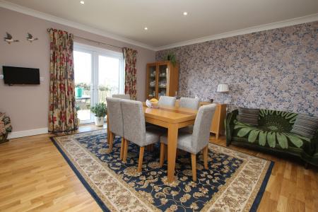 4 bedroom Detached bungalow for sale in High Thorpe, Southrey, LN3