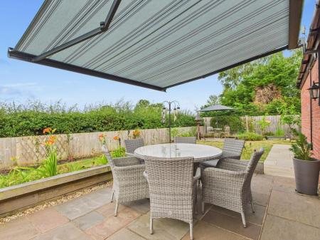 4 bedroom Detached bungalow for sale in High Thorpe, Southrey, LN3