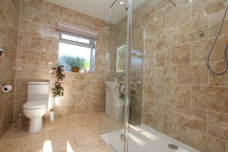 4 bedroom Detached bungalow for sale in High Thorpe, Southrey, LN3