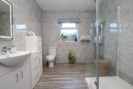 4 bedroom Detached bungalow for sale in High Thorpe, Southrey, LN3