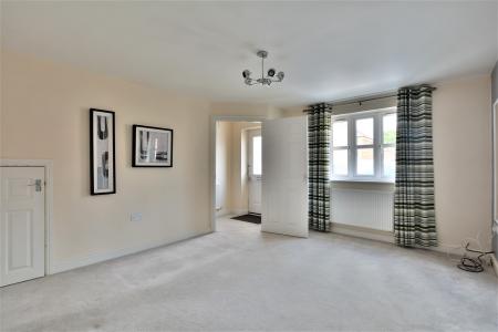 3 bedroom Town house to let in Maximus Road, North Hykeham, LN6