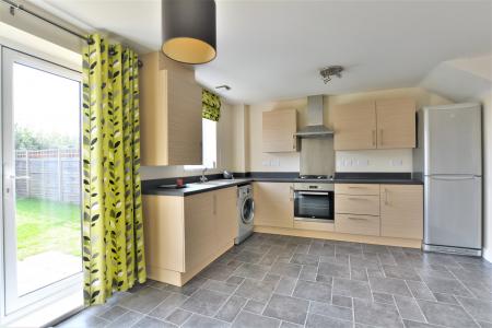 3 bedroom Town house to let in Maximus Road, North Hykeham, LN6