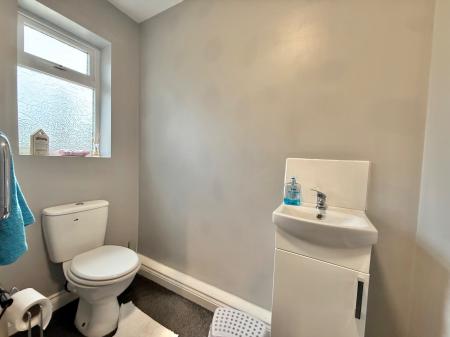 3 bedroom Semi-detached house for sale in Bassingham Road, Aubourn, LN5